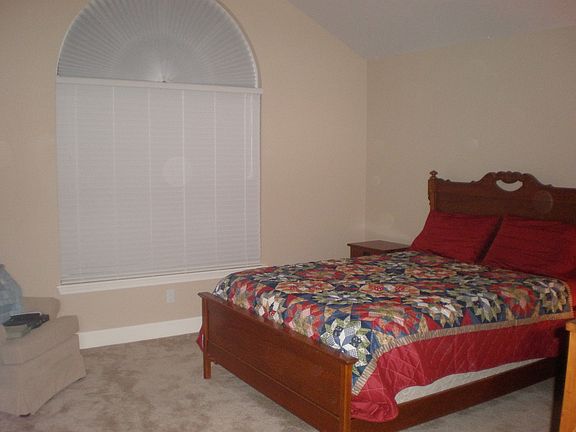 master w/ arch window