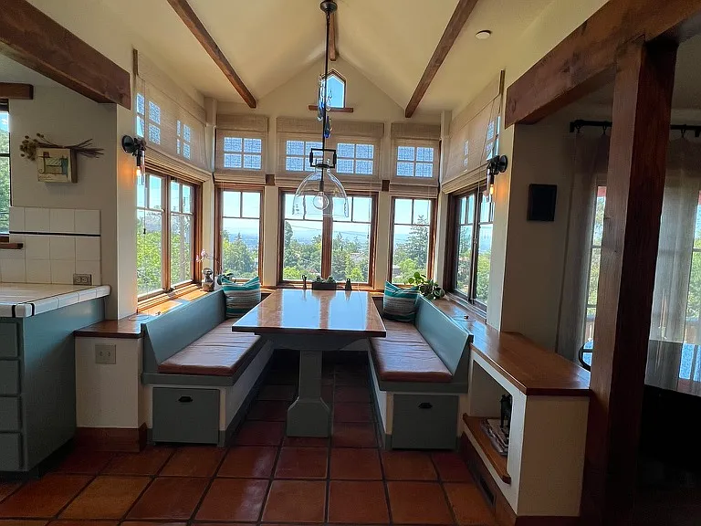 3266 Robinson Dr — Photo 2