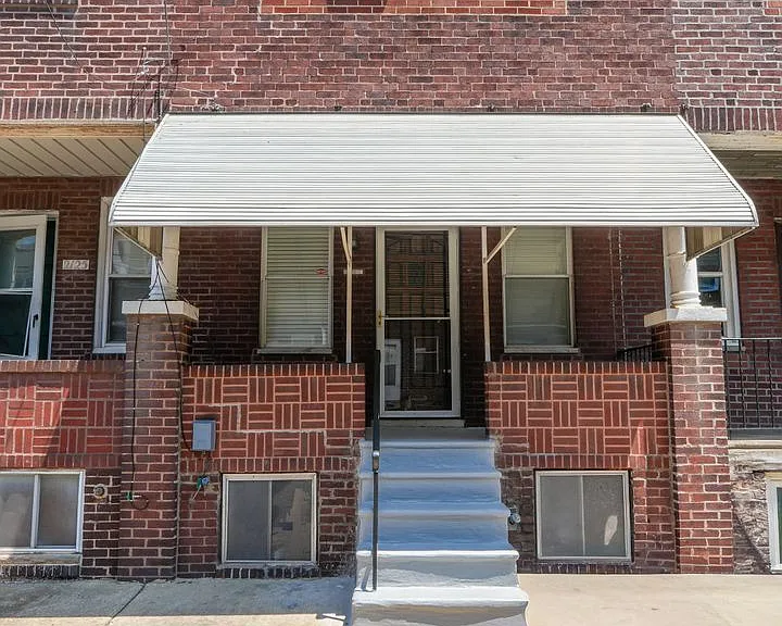 2127 S Beechwood St — Photo 2