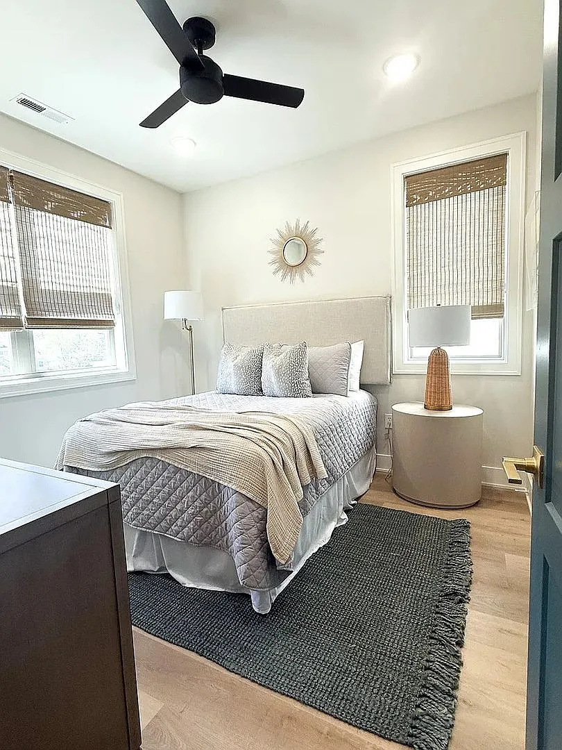 Luxury Townhome — Photo 2