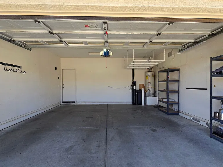 12509 W Washington St — Photo 32