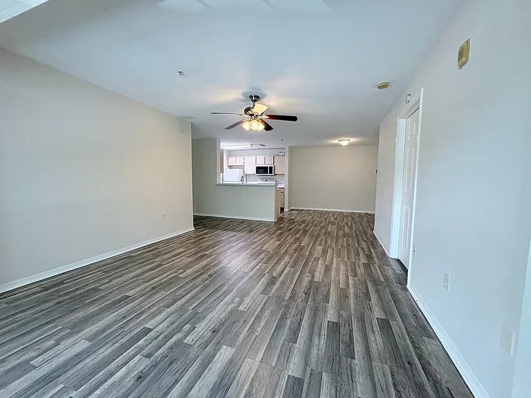 5455 Vineland Rd #3208 — Photo 8