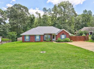 105 Mountain View Ct, Millbrook, AL 36054