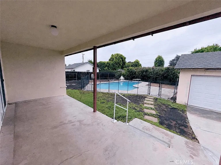 836 E Whitcomb Ave — Photo 22