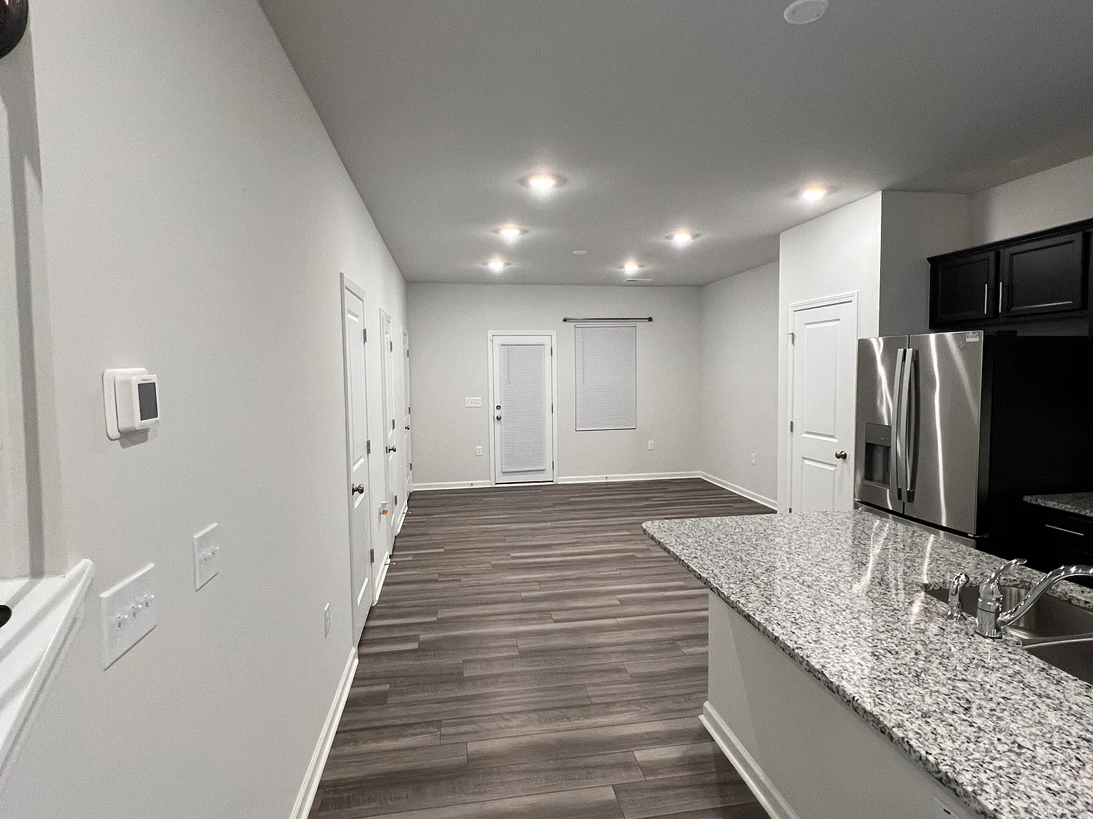 2 bed, 2.5 bath, 1400 sqft, $1,765 — Photo 3