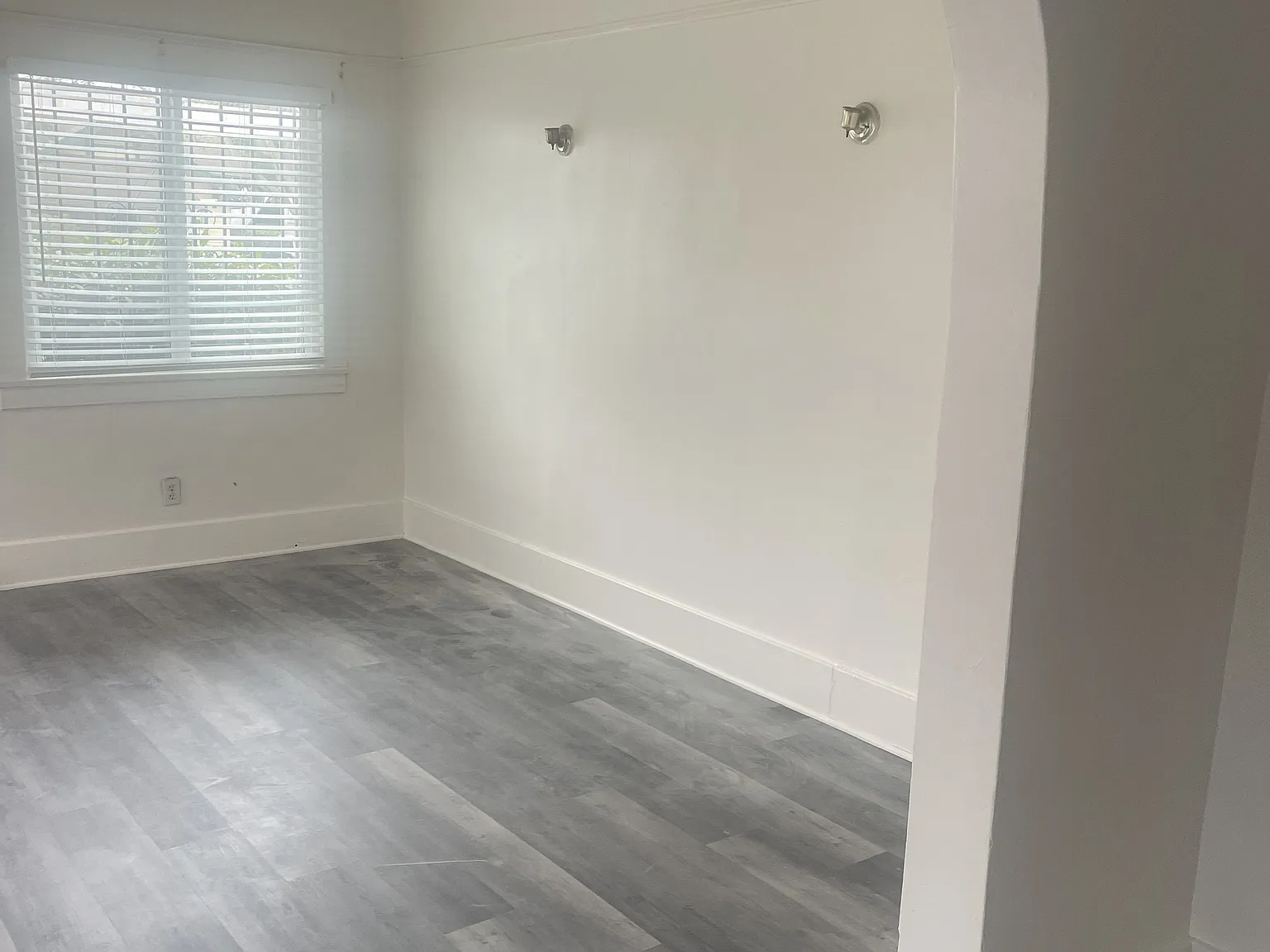1 bed, 864 sqft, $2,200 — Photo 4