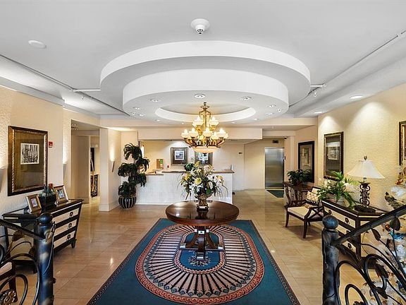 3rd image of 1000 Spanish River Rd APT 2N