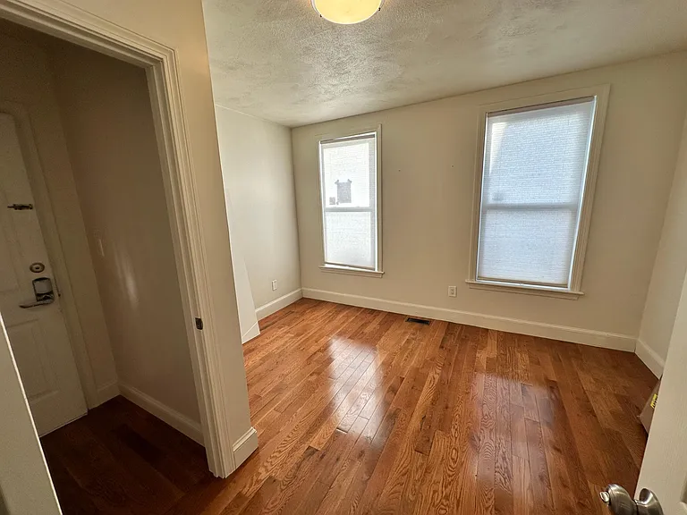 130 W 8th St #1 — Photo 50