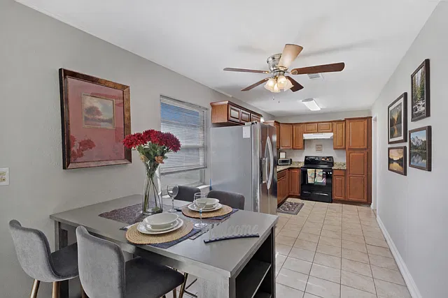 410 Lorine St — Photo 2