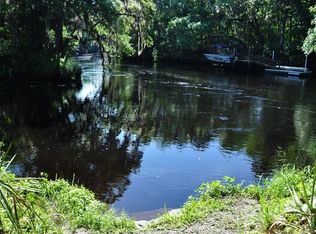 200 Palm St, Inglis, FL 34449