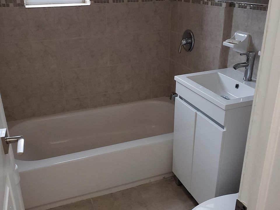 2nd image of 38-40 Kelly Pkwy #4Q