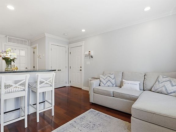 5th image of 523 E 2nd St #5