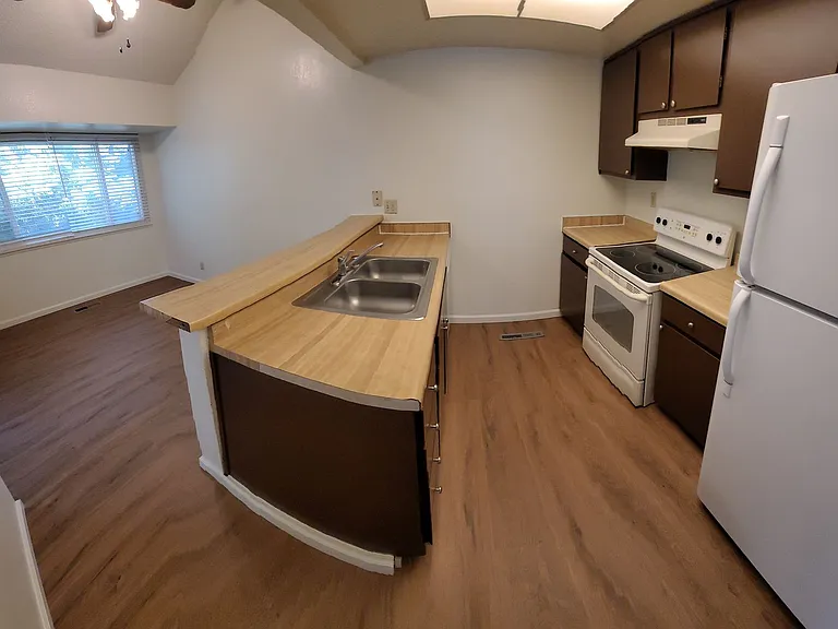 2367 Roundhouse Rd — Photo 3