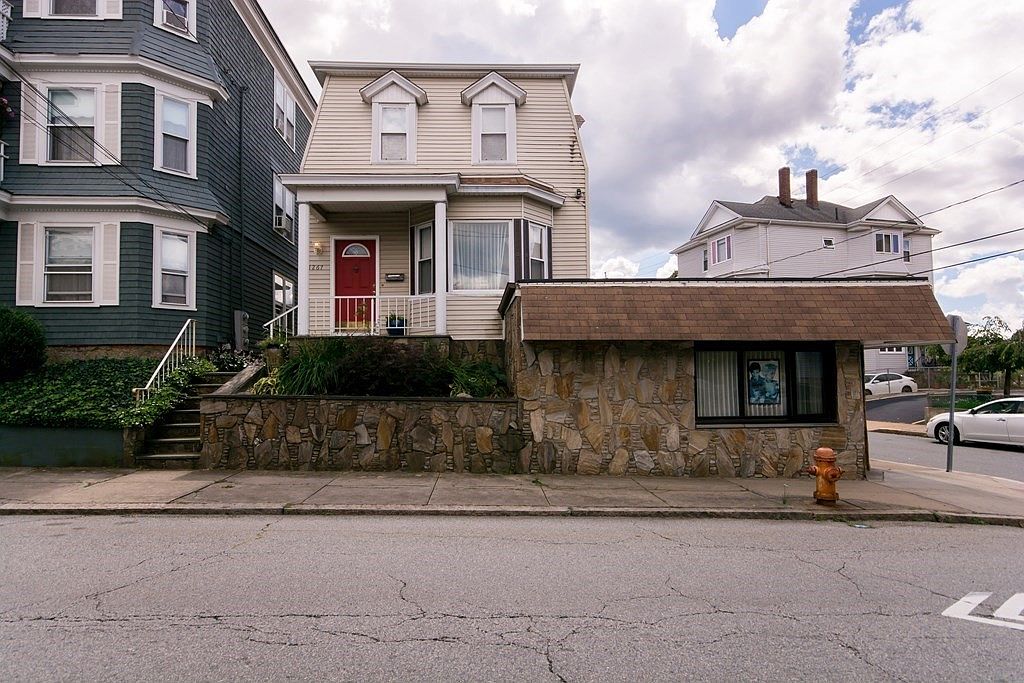 1267 Globe St, Fall River, MA 02721 Zillow