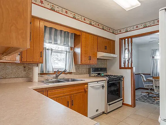 3 bed, 1289 sqft, $1,300 — Photo 4
