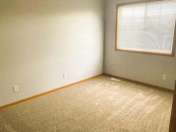 5th image of 3702 Kinnrow Ct NW