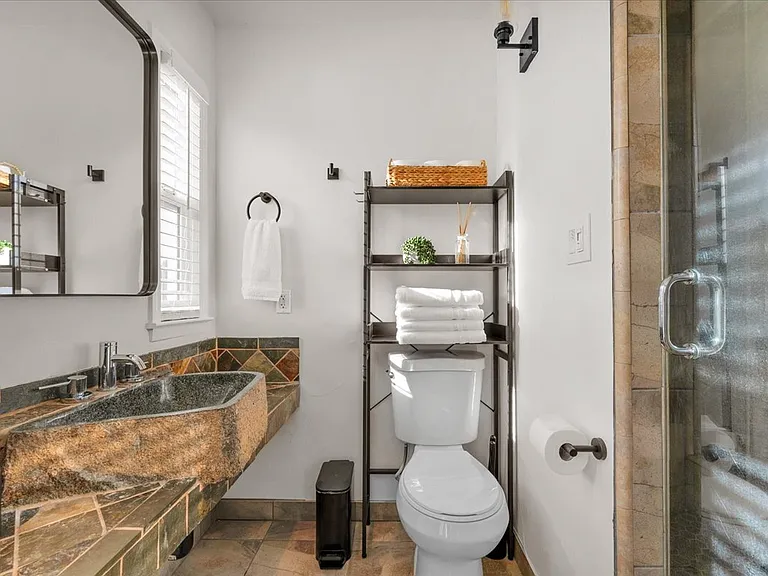 842 W Pine Ave — Photo 23