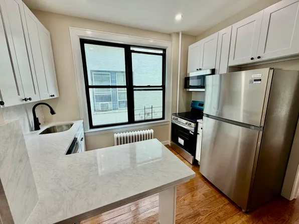 32-18 34th Street image 1 of 6