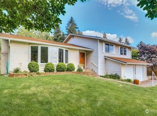 10542 NE 201st St, Bothell, WA 98011