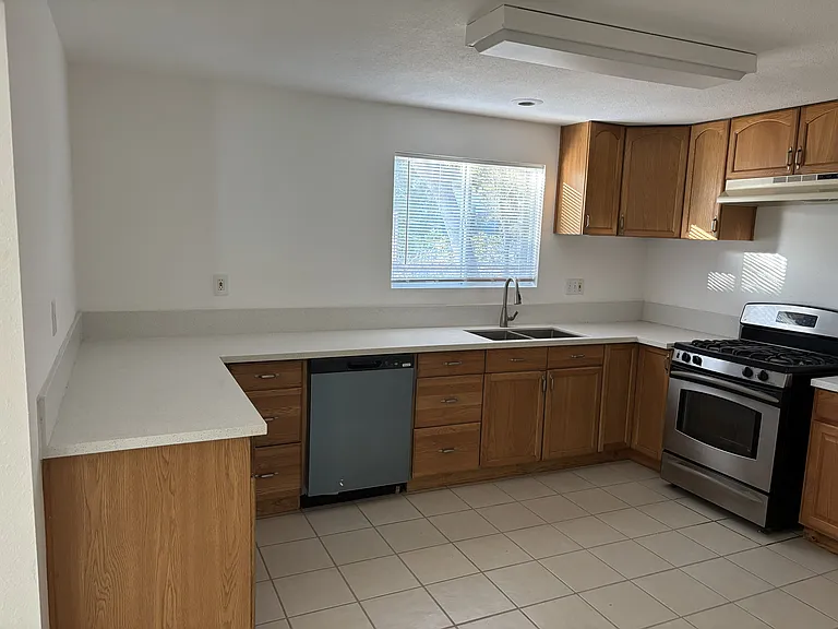 1227 Say Rd — Photo 3