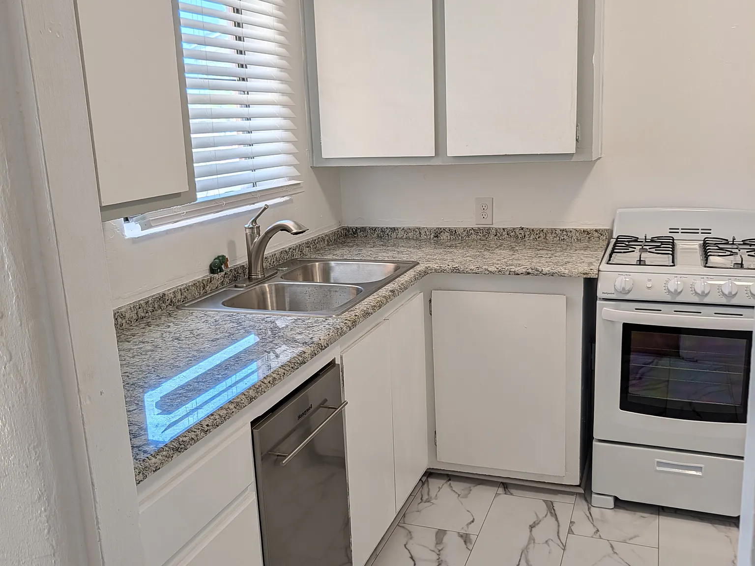 1 bed, 530 sqft, $1,400 — Photo 4