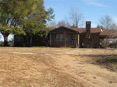2nd image of 1324 N Bayou Rd