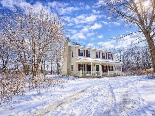 9289 S Street Rd, Le Roy, NY 14482
