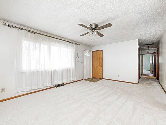 4th image of 3913 E County Road 600 S