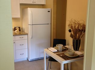 10411 Cedar Lake Rd APT 203, Minnetonka, MN 55305