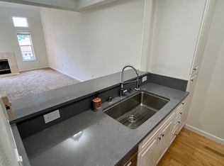 1951 Ofarrell St APT 412, San Mateo, CA 94403