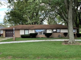 823 W Elms Court Ln, Crete, IL 60417