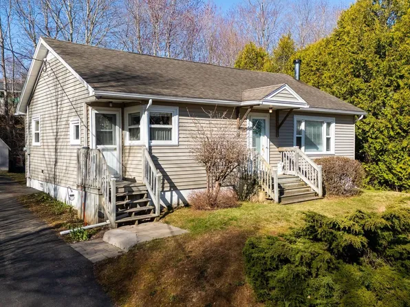 17 Comeau Ave, Kentville, NS B4N 1P5