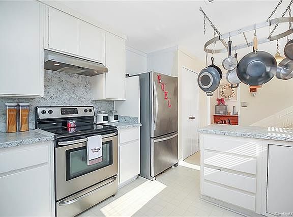 4th image of 1602 Fairfield Dr #9