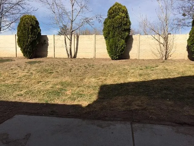 5 bed, 2500 sqft, $2,595 — Photo 3