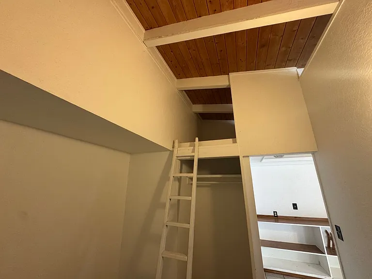 129 Oili Rd #B — Photo 6