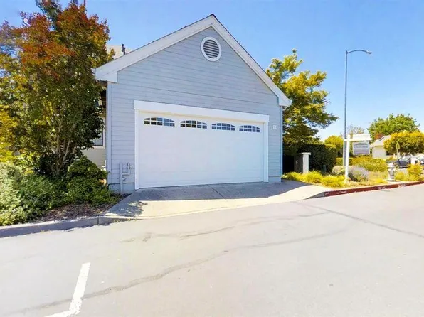 2 Valley West Cir, Napa, CA 94558