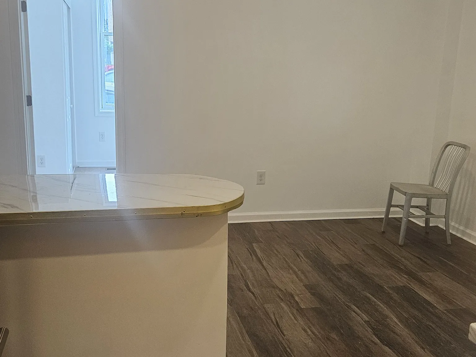 1 bed, $1,376 — Photo 2