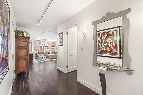 Sold by Stribling | media 2