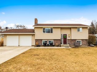 907 N Warren Rd, Spokane, WA 99216