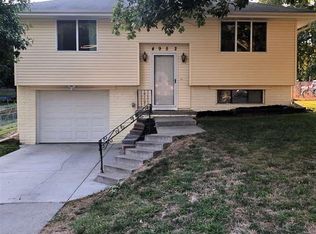 4952 S 48th St, Omaha, NE 68117