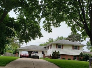 192 Arapahoe Trl, Carol Stream, IL 60188