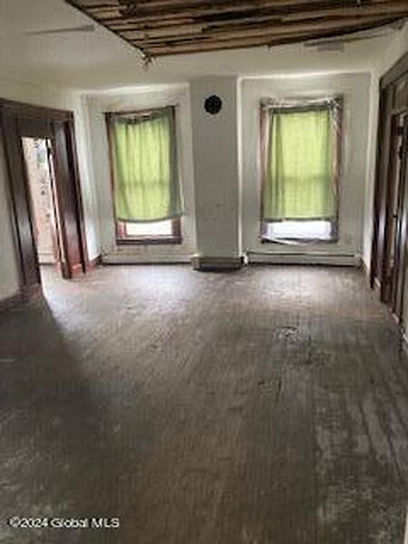 5th image of 161 Champlain Avenue