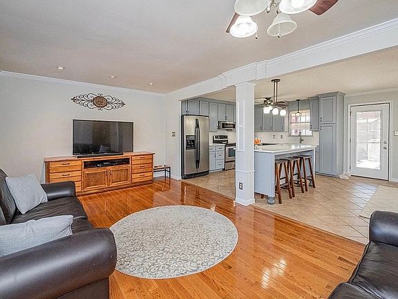 4th image of 6126 Knob Knoster Rd