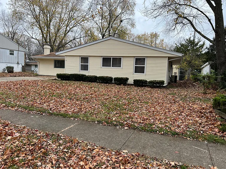 2418 Sheridan Dr — Photo 3