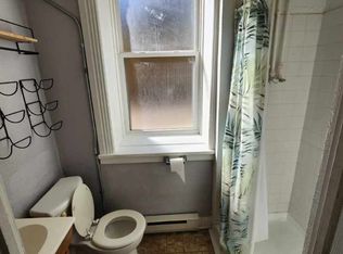 2535 Central Ave APT 5, Dubuque, IA 52001