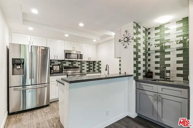 10535 Wilshire Blvd #404 — Photo 9