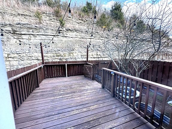 Deck with area for planting. Quiet with rock wall behind for privacy