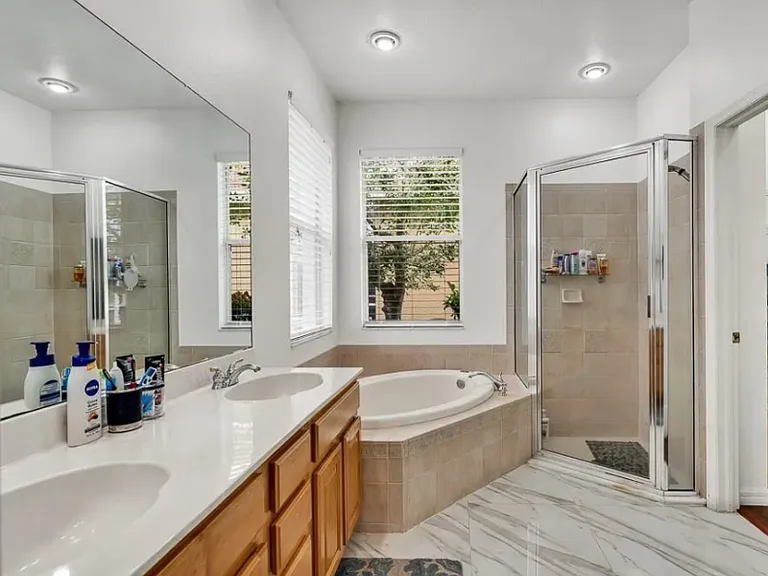9512 Greenpointe Dr — Photo 13