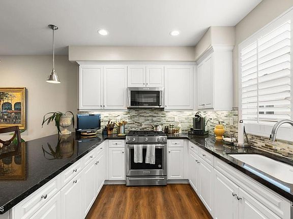 3rd image of 3729 Islander Walk