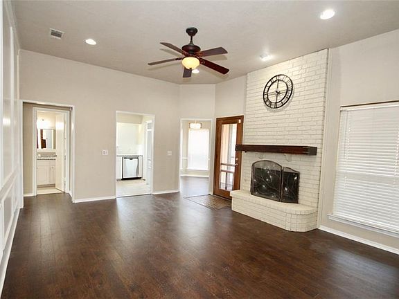 3rd image of 311 N Winding Oaks Dr
